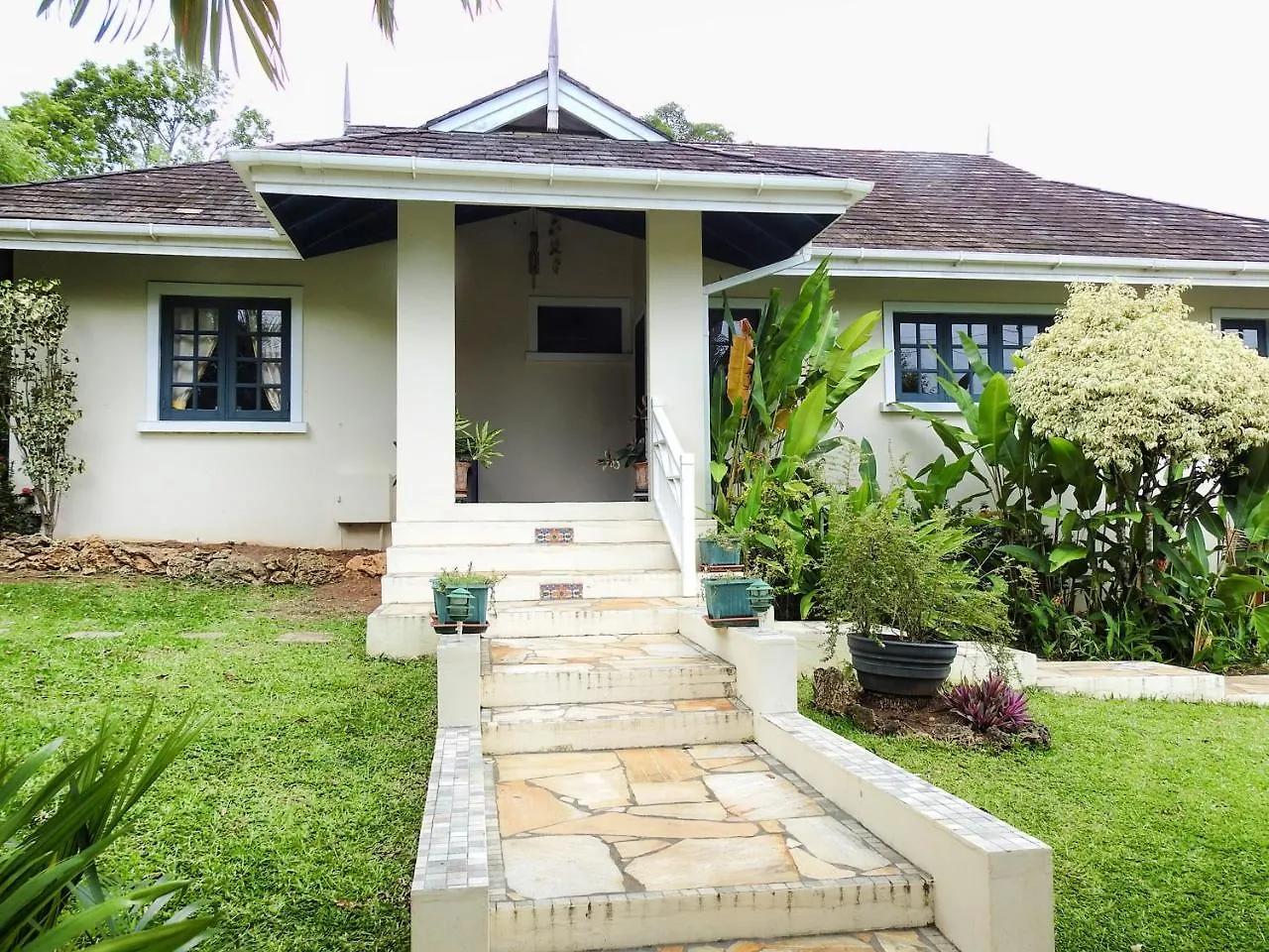 Vila Mock Turtle Plymouth 0*,  Trinidad a Tobago